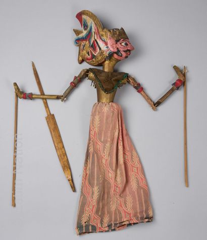 ARTS DECORATIFS - BALI Marionnette en bois laqué polychrome figurant un guerrier...