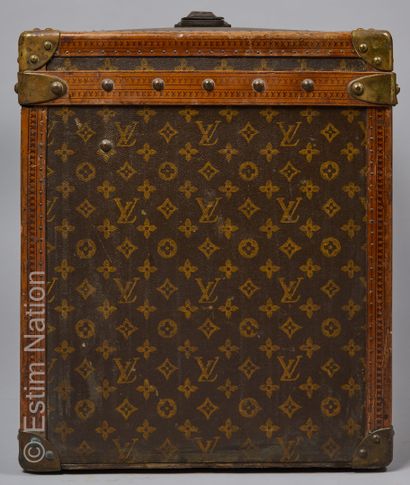 LOUIS VUITTON N° 734848 CIRCA 1920 COURIER MALL "A CHAPEAUX" in Monogram canvas with...