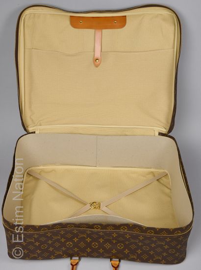 LOUIS VUITTON (1997) VALISE "Sirius" en toile Monogram et cuir naturel, cadenas,...