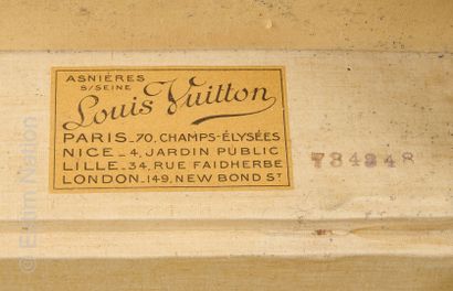 LOUIS VUITTON N° 734848 CIRCA 1920 MALLE COURRIER "A CHAPEAUX" en toile Monogram...