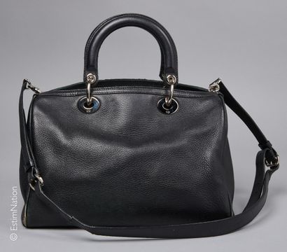 CHRISTIAN DIOR PAR RAF SIMONS (2012) SAC "DIORISSIMO" en veau noir agrémenté de sa...