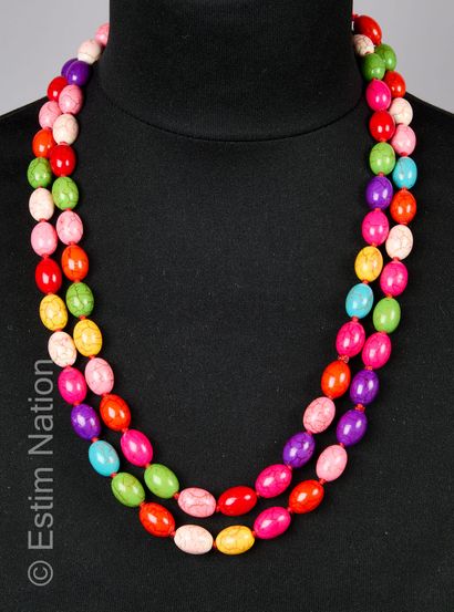 SAUTOIR MULTICOLORES Sautoir composé de perles ovales de howlite teintées multicolores....