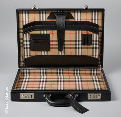 BURBERRYS VINTAGE CASE HOLDER in black grained leather, lining in tartan canvas with...