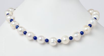COLLIER PERLES Choker necklace made of freshwater pearls (diameter: 13 to 14.5 mm)...