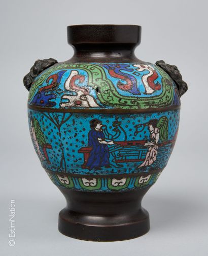 JAPON A bronze and cloisonné enamel globular vase with polychrome decoration on a...