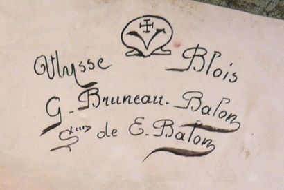 BLOIS, Gaston BRUNEAU (1881-1965) Plat ovale en faïence polychrome lustrée à décor...