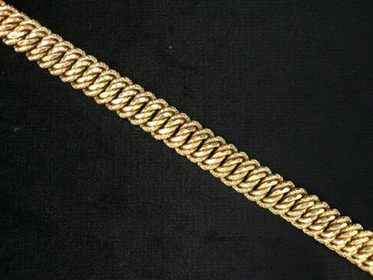 null Bracelet en or jaune à mailles tressées. P.B.: 22.3g