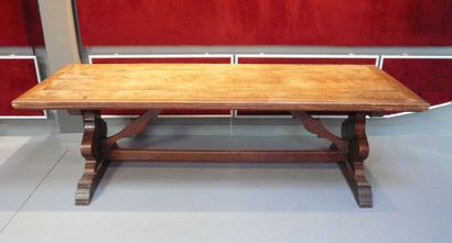null Grande table de salle à manger en bois naturel.

Deux rallonges de 2x45cm fournies

H:...