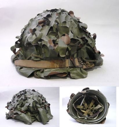 null Trois casques français : 

-Coque de casque d'infanterie Adrian modèle 1926,...