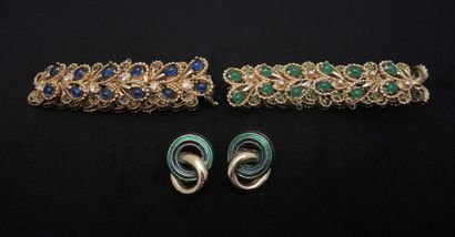 MARCEL BOUCHER Ensemble de deux bracelets en métal doré serti de perles de verre...