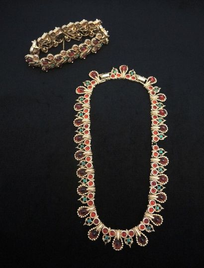 MARCEL BOUCHER Demi parure composé d'un collier et d'un bracelet en métal doré serti...