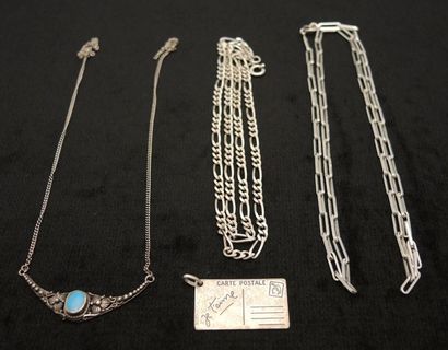 BIJOUX ARGENT Ensemble de bijoux en argent dont deux colliers. 

P.B.: 34g