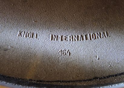 Eero SAARINEN (1910-1961) / KNOLL INTERNATIONAL Table modèle TULIPE à piètement métal...