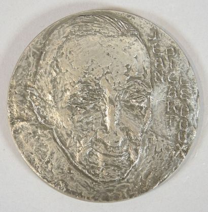 MEDAILLON ARGENT Médaillon en argent représentant le portrait de Jean Picart Le Doux...