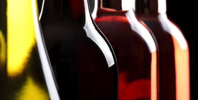 VINS DE BORDEAUX - VINS DU SUD Ensemble de 16 bouteilles de vins 

de Bordeaux: 2...