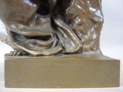 Paul DUBOIS (1827-1905) "La Maternité". 

Epreuve en bronze à patine mordorée, signée...