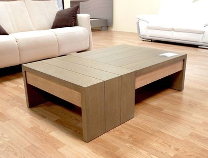 TABLE BASSE Table basse de forme rectangulaire à 3 tiroirs Dimensions 120 x 36 x...