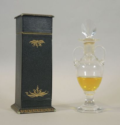 Parfumeur non identifié - (années 1920) Parfumeur Non Identifié - (années 1920)

Flacon...