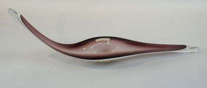 COUPE EN OPALINE Coupe en opaline de forme allongée

Longueur : 90 cm environ