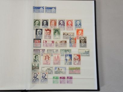 PHILATELIE - FRANCE - ALGERIE, MAROC Album de timbres FRANCE avec quelques séries...