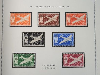 ALBUM TIMBRES TOUS PAYS Album de timbres de collection sur charnière tous pays. Thème...