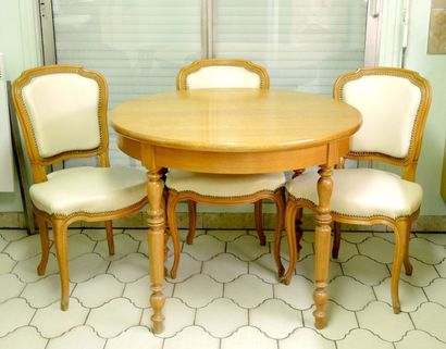 TABLE & CHAISES Table ronde et 3 chaises en bois naturel et cuir. 


Diam: 95cm