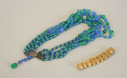 BIJOUX FANTAISIE Collier à 5 rangs de perles de verre coloré bleu et vert fermoir...