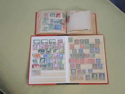 PHILATELIE 2 albums de timbres FRANCE et ETRANGER