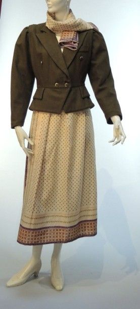 ANONYME Vintage Veste d 'inspiration 40'S en feutre de laine kaki, épaules drapées,...