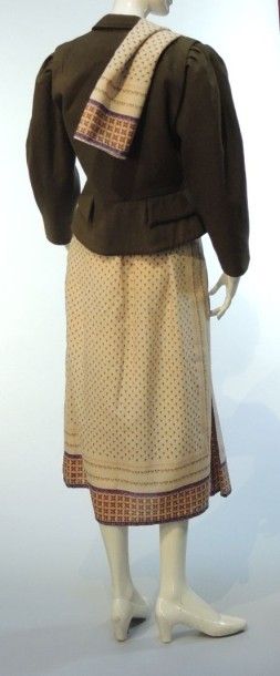 ANONYME Vintage Veste d 'inspiration 40'S en feutre de laine kaki, épaules drapées,...