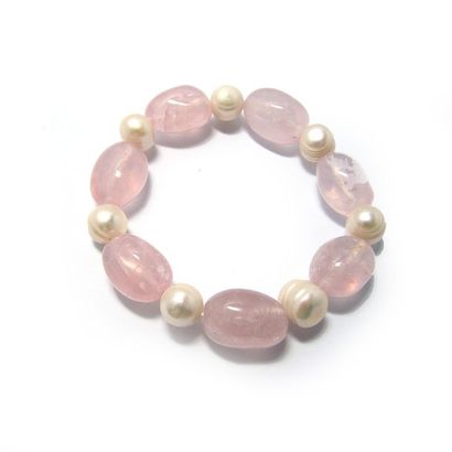 Bracelet BRACELET composé d'une alternance de perles ovales de quartz rose et de...