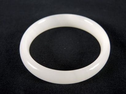 Bracelet BRACELET


Bracelet jonc en pierre dure blanche


DIam. int. : 6 cm
