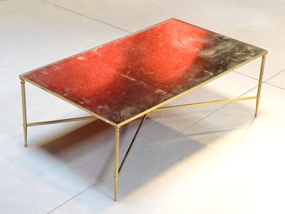 TABLE BASSE TABLE BASSE


Table basse de forme rectangulaire en verre églomisé et...