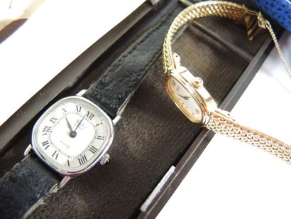 LOT LOT


LOT composé de 2 montres bracelet en métal, de marque SEIKO et CUPILLARD....