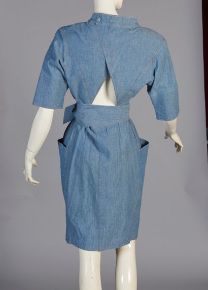 Thierry Mugler, été 1988, collection "Africaine" robe en coton façon jean délavé...