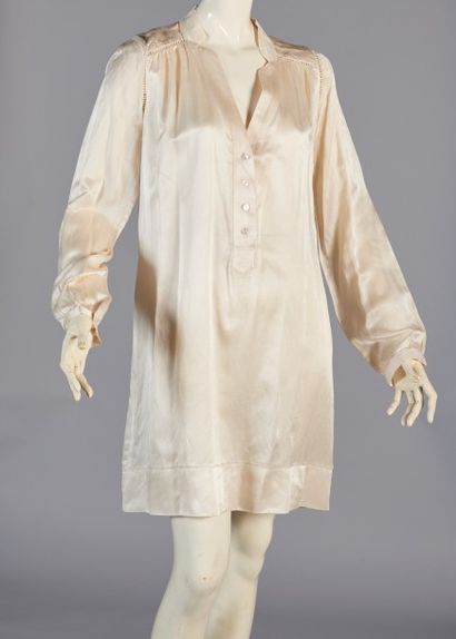 ANONYME, LA PETITE FRANCAISE robe chemise en satin de soie ivoire (env T S), deux...
