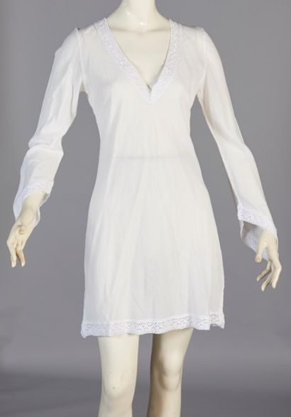 CLEARICE, TOMTOM quatre robes de plage en coton à fins brettelles (beige, blanc,...