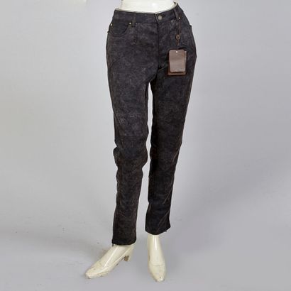 Louis VUITTON. Pantalon façon jodhpur en coton marbré anthracite, cinq poches, bouton...