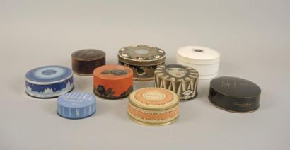 Divers Parfumeurs (années 1930-1950) Intéressant lot comprenant 10 boites de poudre...