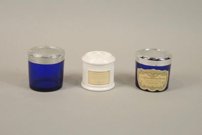 Guerlain (années 1960) Lot de pot de crème : 2 en verre teinté bleu nuit avec capsule...