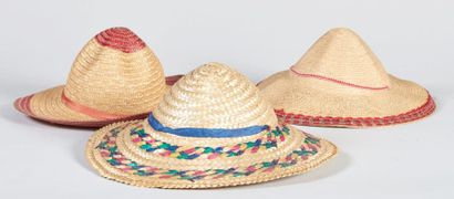 CHAPEAUX Réunion de neuf chapeaux de paille