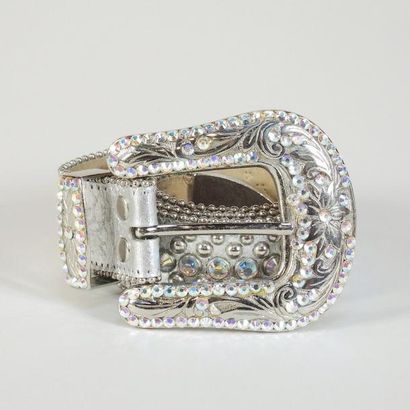 PRADA, B.B. SIMON, AVELINA SMITH & WESTON (1993) CEINTURE en cuir argent (T 80) (pliure),...