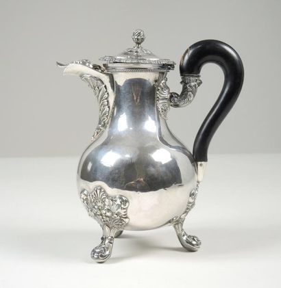 CAFETIERE ARGENT. Premier tiers du XIXème siècle Cafetière en argent 800/°° la frétel...