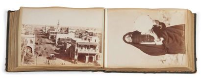 ALBUM DE PHOTOGRAPHIES ET CARTES POSTALES ANCIENNE Album contenant environ 170 photographies...