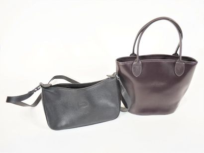 LONGCHAMP DEUX PETITS SACS : le premier à main en box prune (22 x 26 x 10 cm) (très...