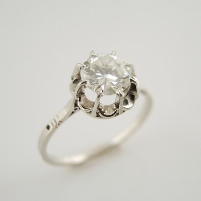 BAGUE ''SOLITAIRE'' PLATINE ET DIAMANT 1,1 CARAT Bague ''solitaire'' en platine (925°/00)...