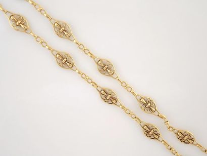 COLLIER OR Collier en or jaune 18K 750/°° maille olive. Fermoir anneau ressort. Poids...