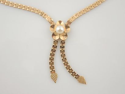 COLLIER DRAPERIE OR ET PERLE DE CULTURE Collier draperie en or jaune 18K (750°/00)...