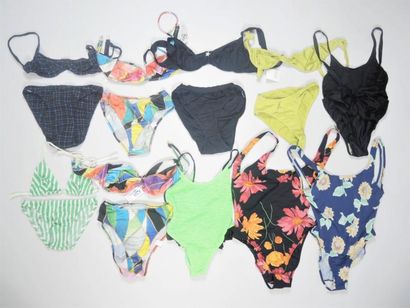 CACHAREL, JANTZEN, AQUA MARINA, HUIT LOT de CINQ MAILLOTS DE BAIN une pièce et SIX...