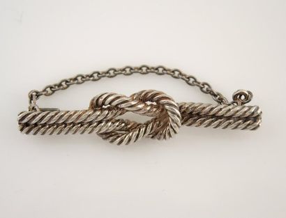 EPINGLE Dans le goût de la collection cordage chez Hermès. Années 60. Epingle en...